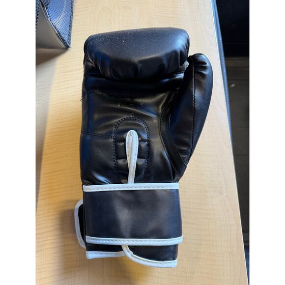 Everlast Core Training Boxing Gloves Set - Size L/XL - Picture 7 of 9